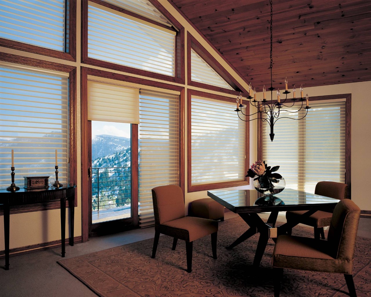 Silhouette® Shades in a Dining Room near Newburgh, NY